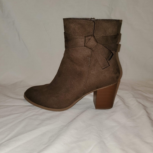 American Eagle By Payless Shoes - American Eagle soft boots